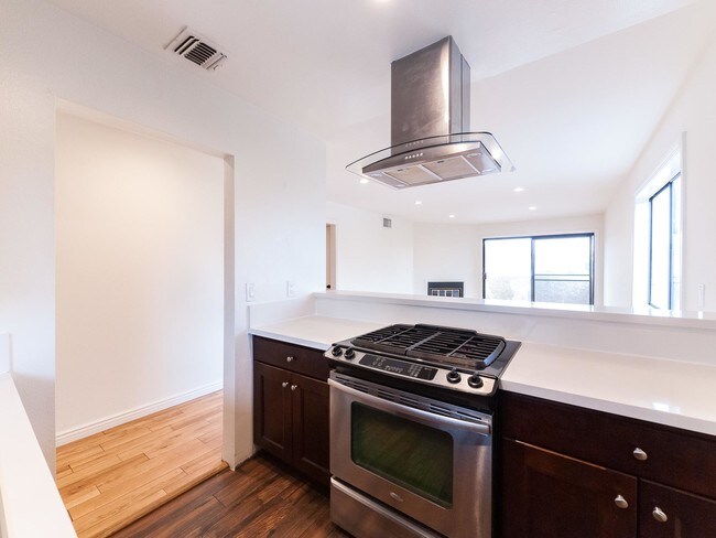 Building Photo - 2 bedroom in Granada Hills CA 91344