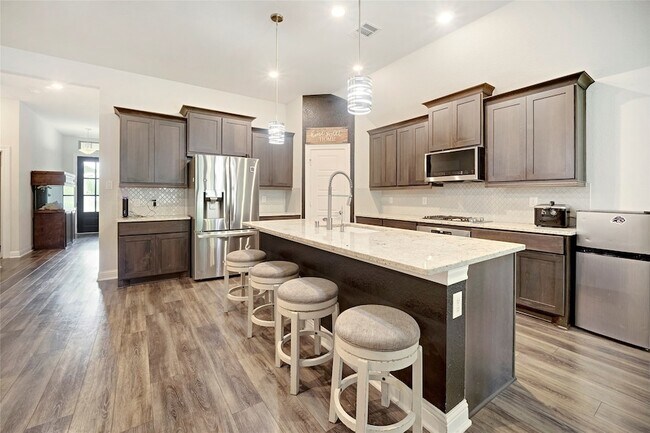 Foto del edificio - 23649 Alder Branch Ln