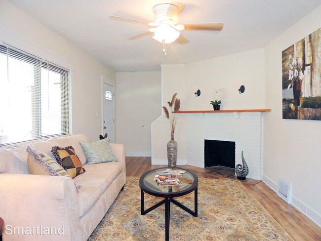 Building Photo - 3 br, 1.5 bath House - 20431 Westport Ave
