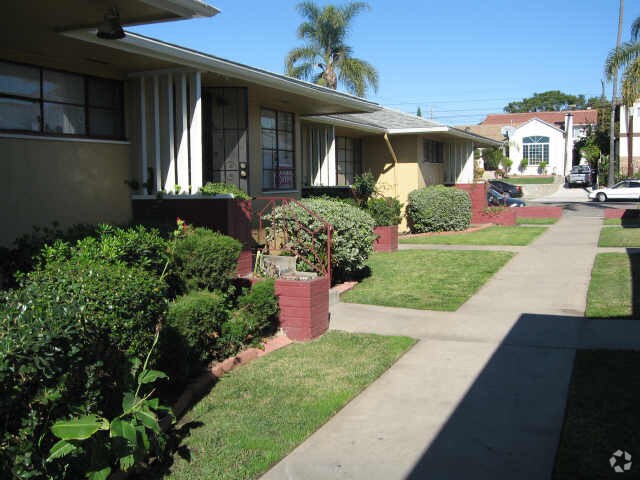 Foto del edificio - 3025-3039 B St