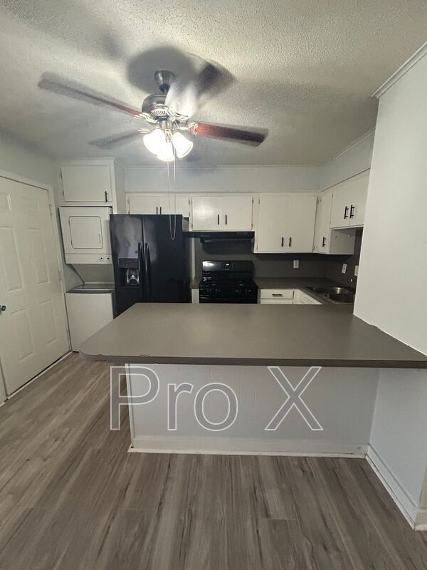 Building Photo - 969 W Holly St