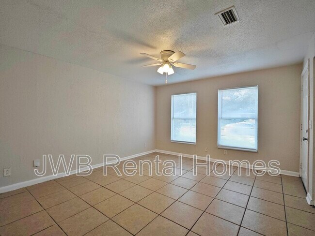 Building Photo - 4639 Roanoke Blvd