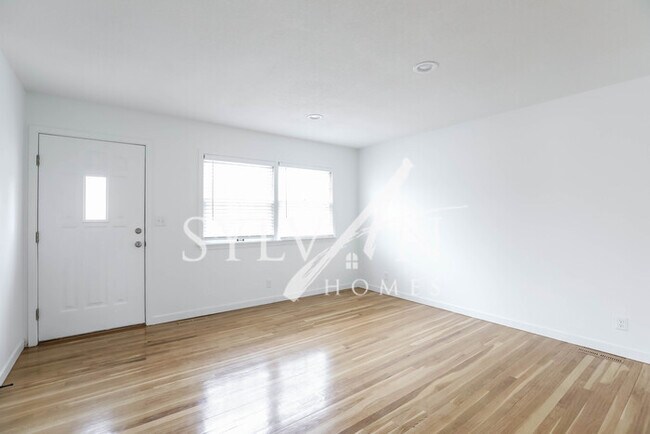 Building Photo - Everything you have been dreaming of is he...