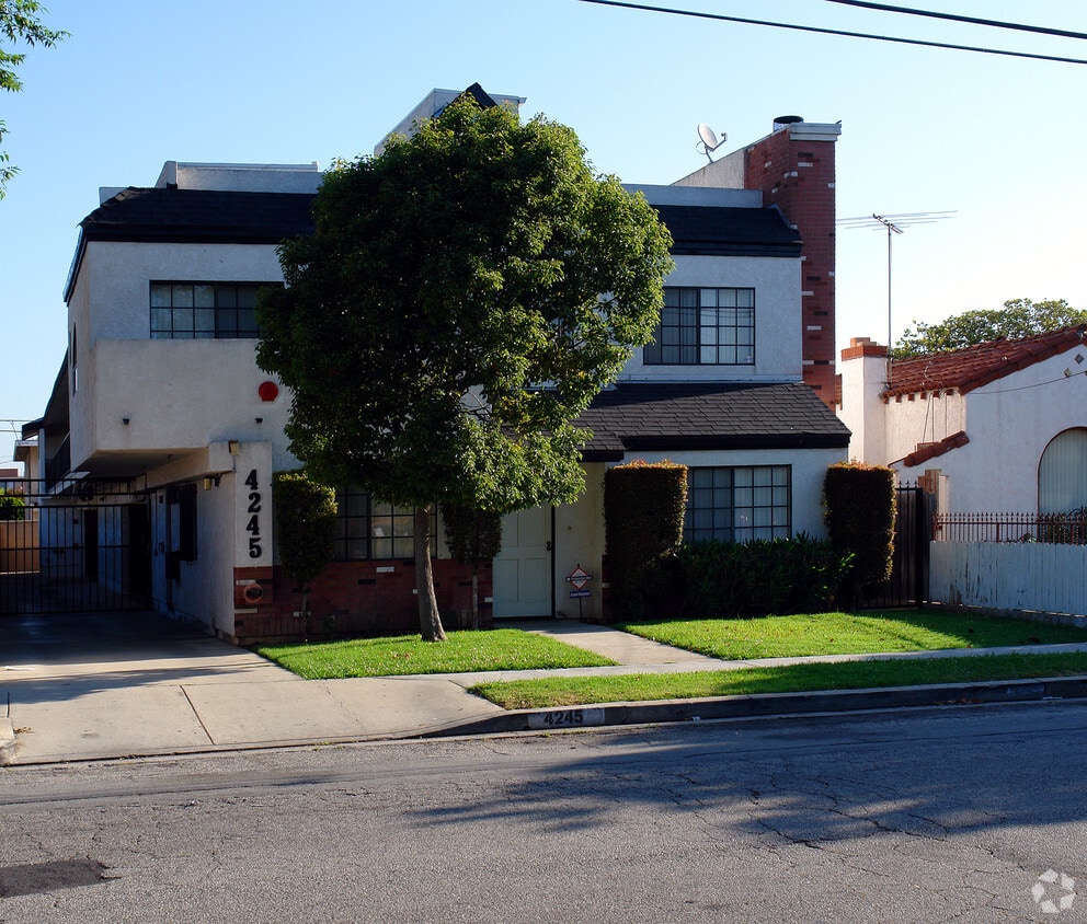 Building Photo - 4245 W 129th St
