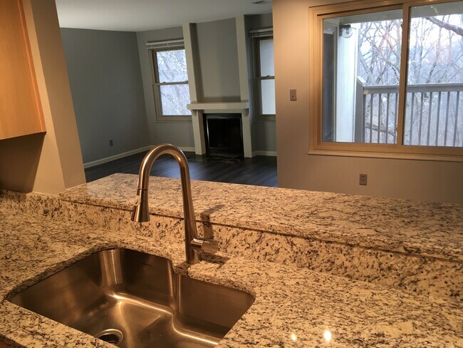 Foto del edificio - 1450 Cliff Ct