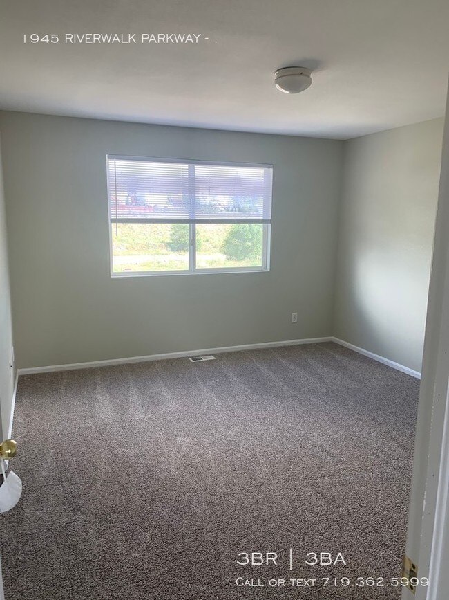 Building Photo - 2 Story with 3-Sided fireplace