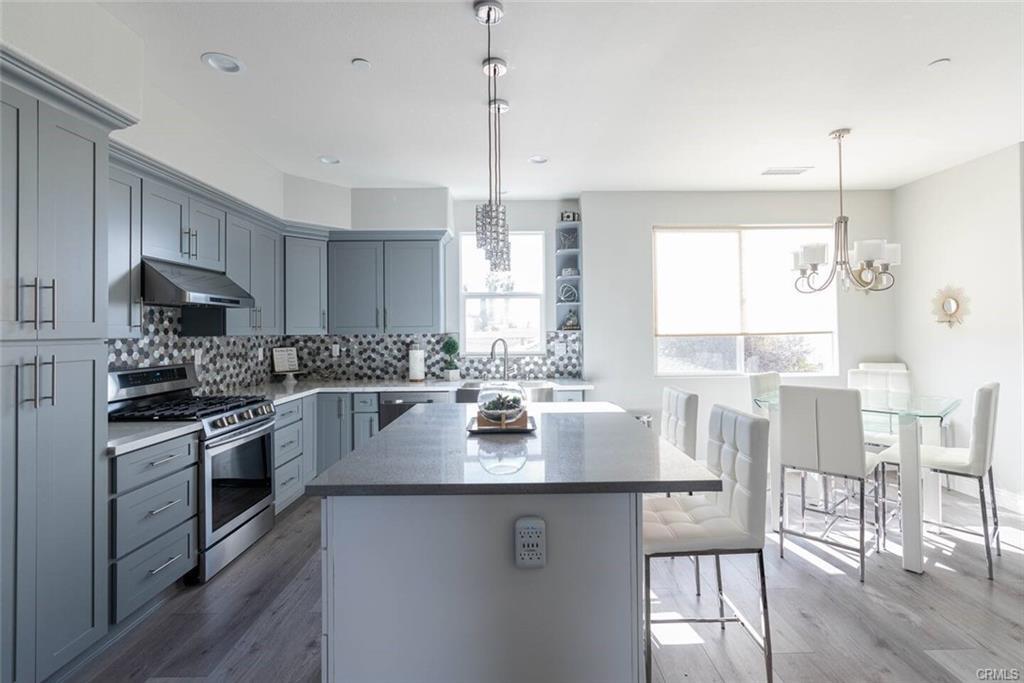 Kitchen + Dining - 14936 Wilson St