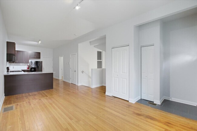 Foto del edificio - 2341 W Montana St