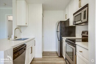 Building Photo - 1423 Graves Ave