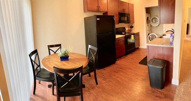 Foto del edificio - 404 Treyson Ln