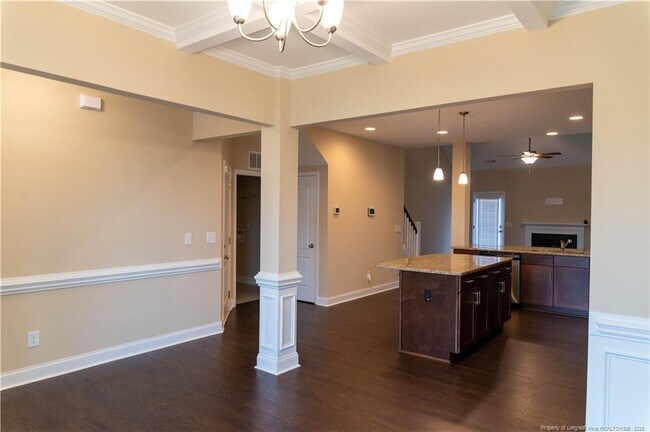 Building Photo - 32 Artillery Ln