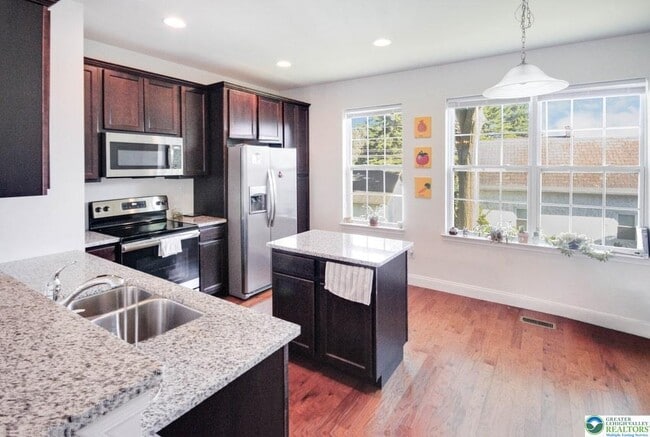Building Photo - 304 Stonewood Ln