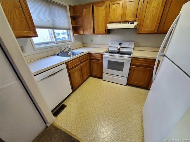 Building Photo - 27 Crows Nest Ln