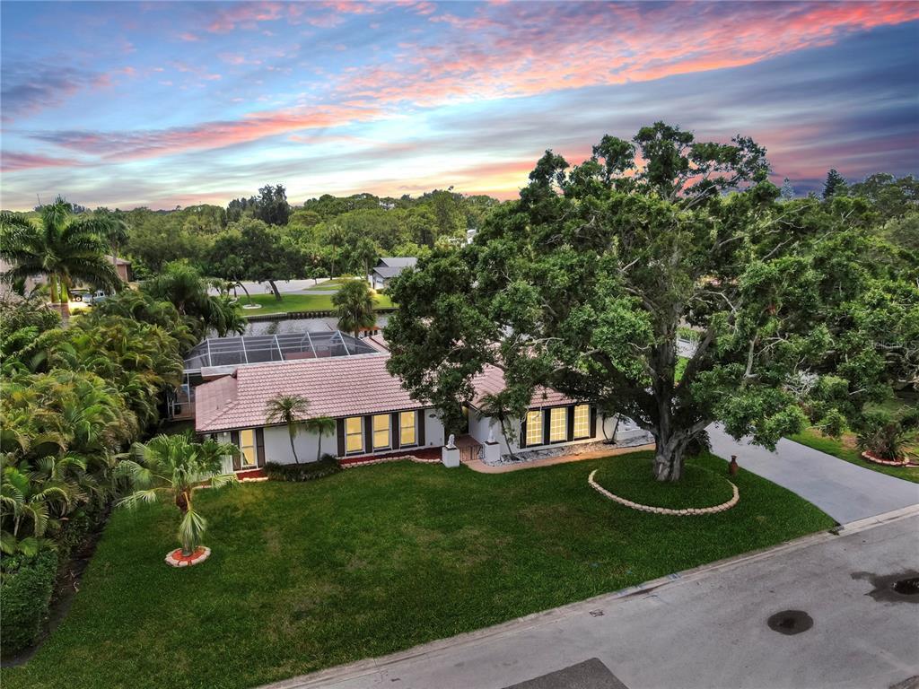 Foto principal - 2401 Roberta Ln