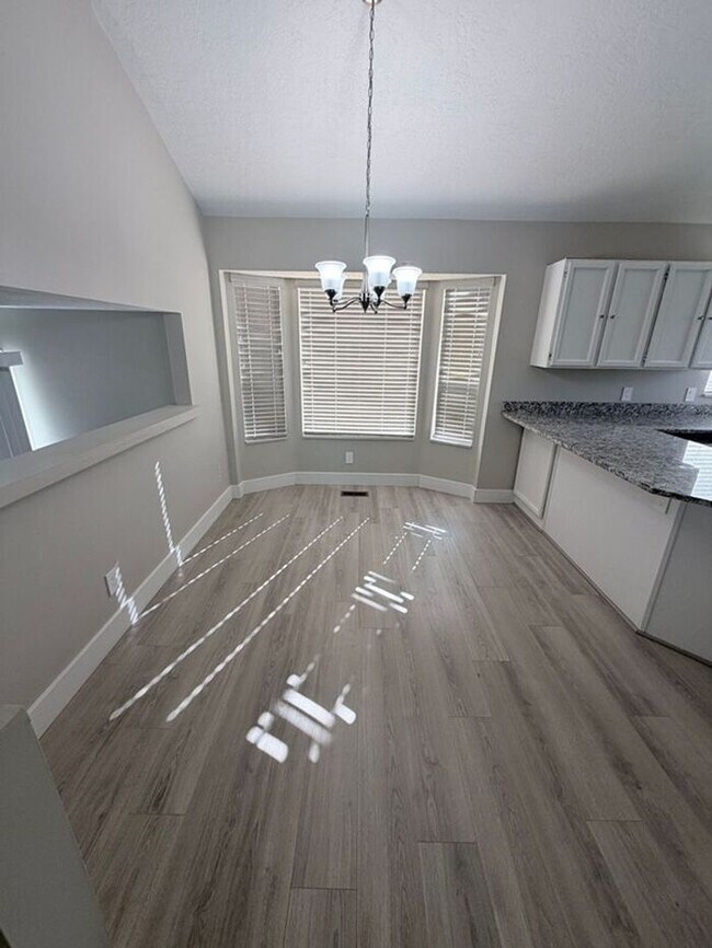 Foto del edificio - WEST JORDAN 5 BED, 4 BATH HOME