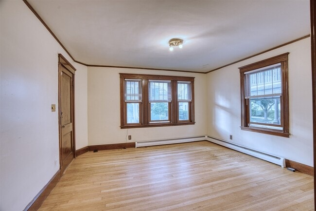 Building Photo - 29 Channing St