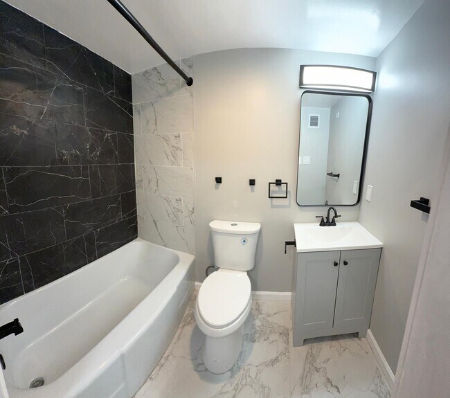 Baño actualizado - Regency Tower