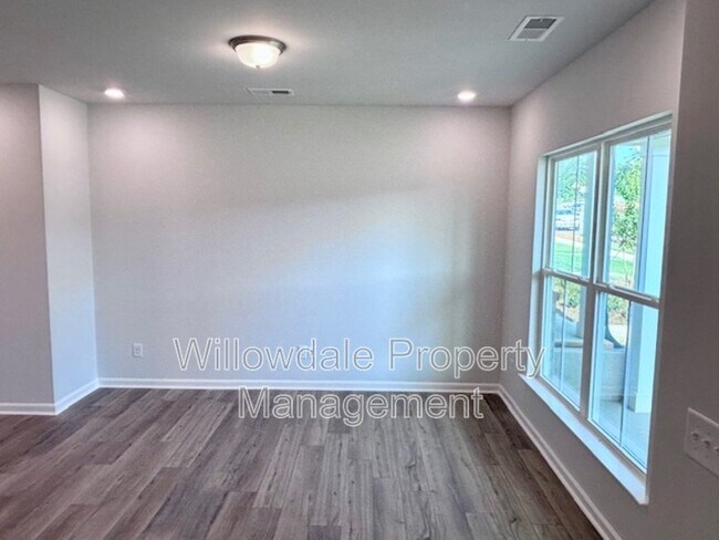 Building Photo - 212 Abbots Ml Dr