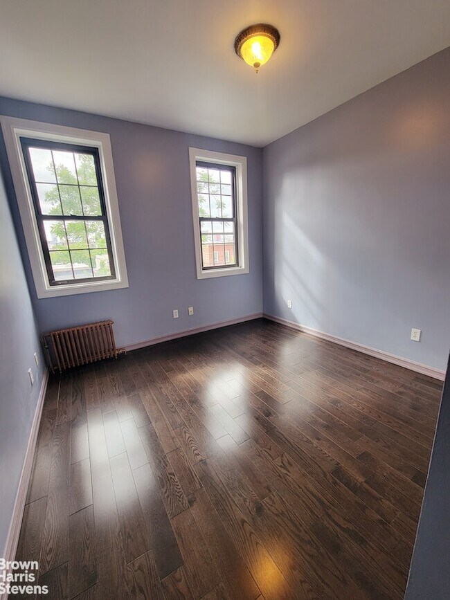 4026 Crescent St Unit 2, Queens, NY 11101 Room for Rent in Queens