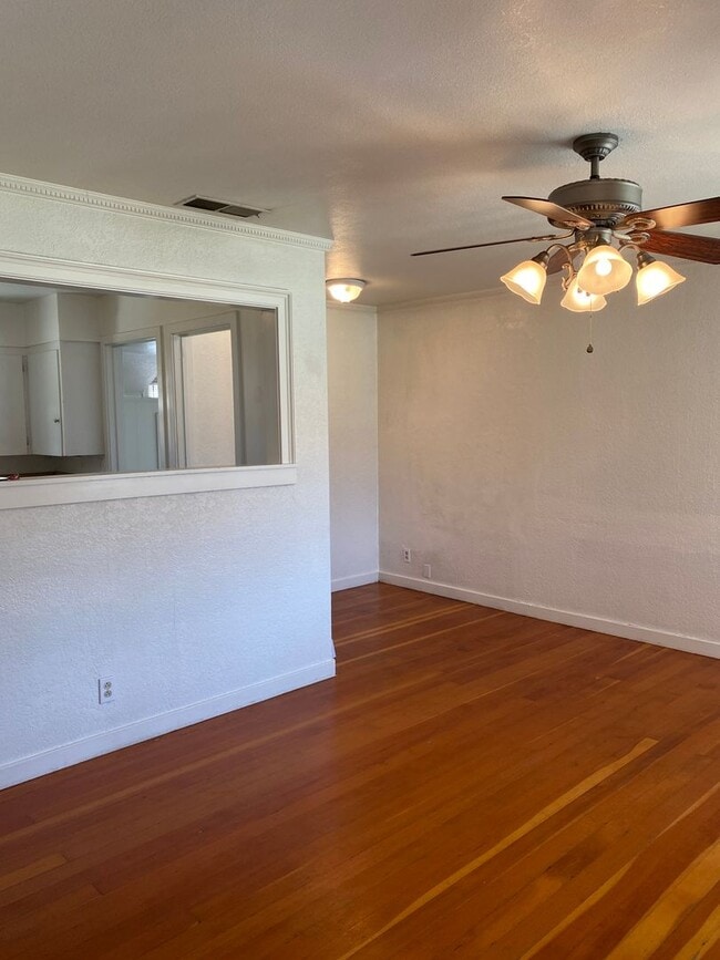 Building Photo - COMING SOON!! DESIREABLE LOS BANOS SOUTH S...
