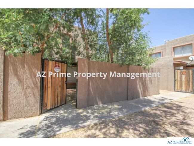 Building Photo - 5228 W Brill St