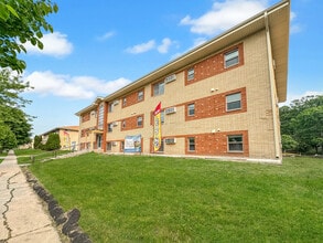 Building Photo - Mast Apartments I & II