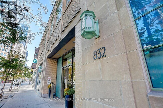 Photo du bâtiment - 832 Bay St.