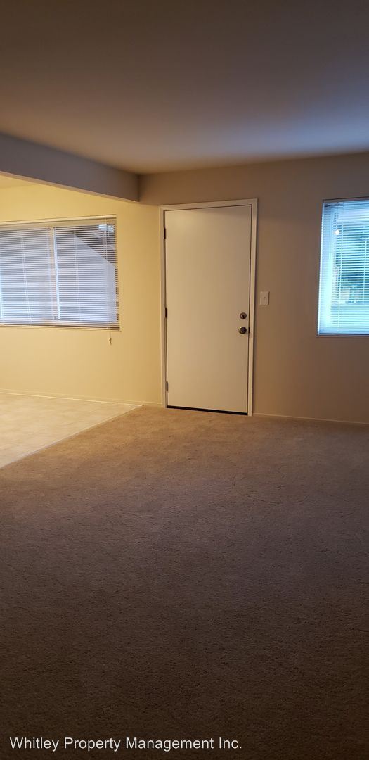 Building Photo - 3180 Oak Knoll Dr