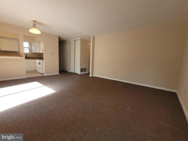 Building Photo - 211 Dean Dr