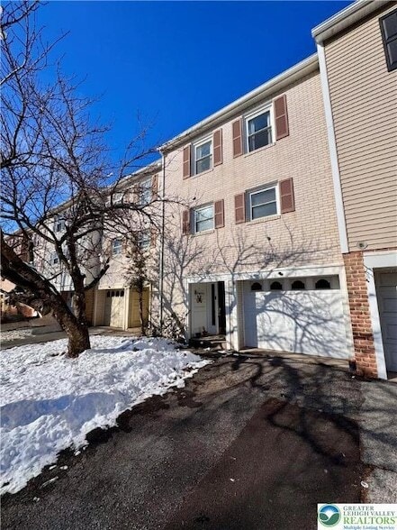 Foto del edificio - 8315 Countryside Ln