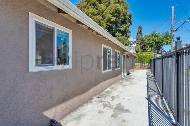 Building Photo - Unit #2273