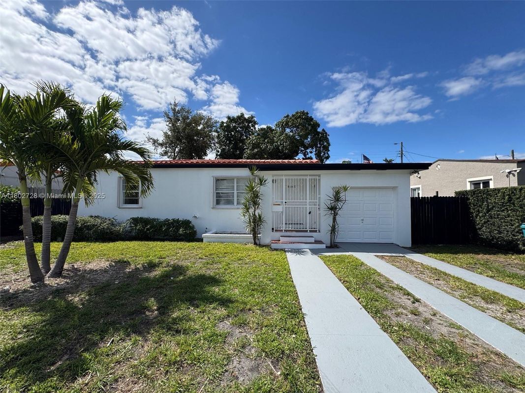Foto principal - 4060 SW 6th St