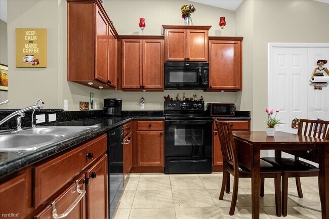 Building Photo - 3 br, 2 bath House - 3512 Yacht Club Court