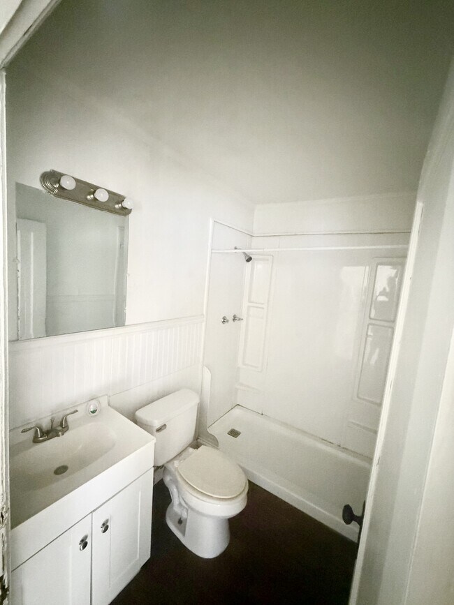 Foto del edificio - 1324 Georgetown St