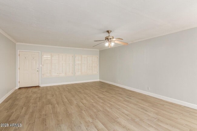 Foto del edificio - 547 E Belmont Ave