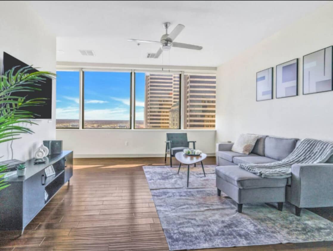 Foto principal - 1555 Elm St