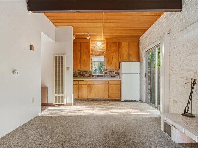 Foto del edificio - 1863 Bailhache Ave