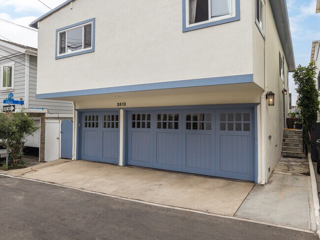 Building Photo - 2613 Vista Dr