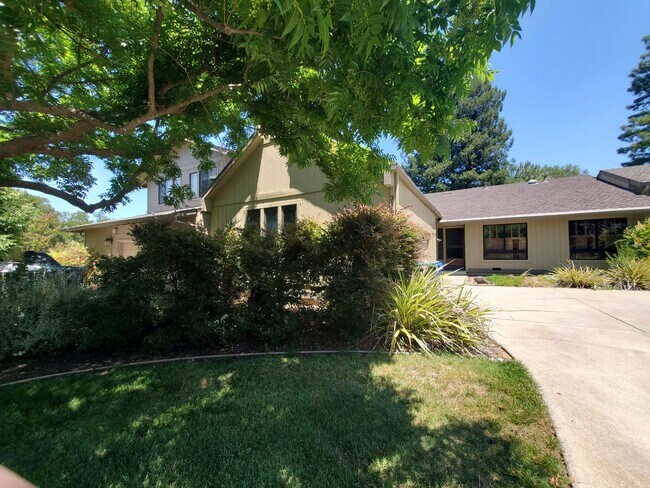 Foto del edificio - 3113 Lippizaner Ln
