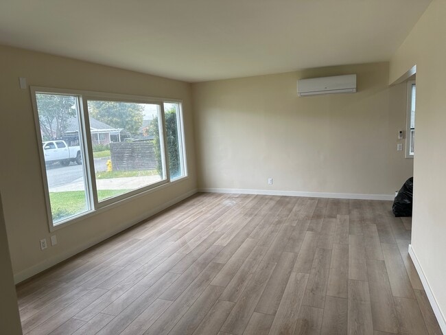 Building Photo - 619 Linwood Ave