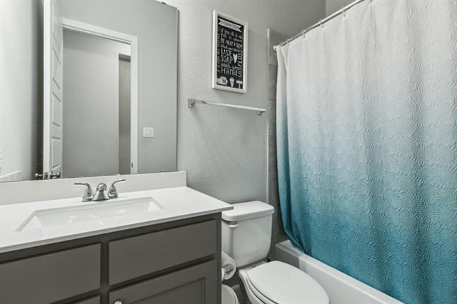 Building Photo - 2432 Preakness Pl