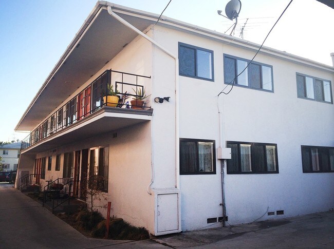 Foto del edificio - 5747 La Mirada Ave