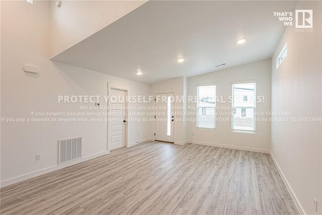 Foto del edificio - 911 Reading RR Ln