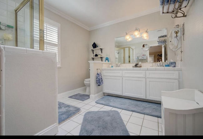 Building Photo - 504 Bridle Ct
