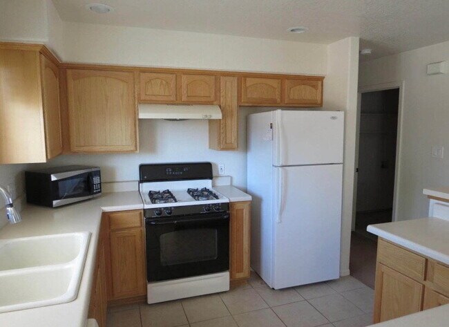 Foto del edificio - "Well-Kept 3 Bedroom 2 bathroom Villa Chap...