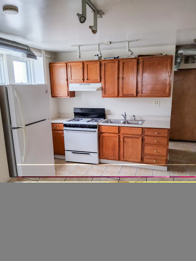 Building Photo - 3210 W Beach Ave
