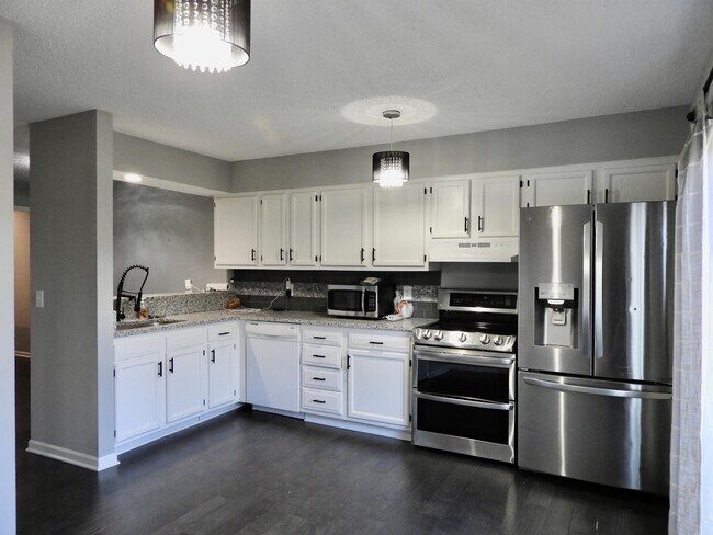 Foto del edificio - 8316 Metcalf Ave