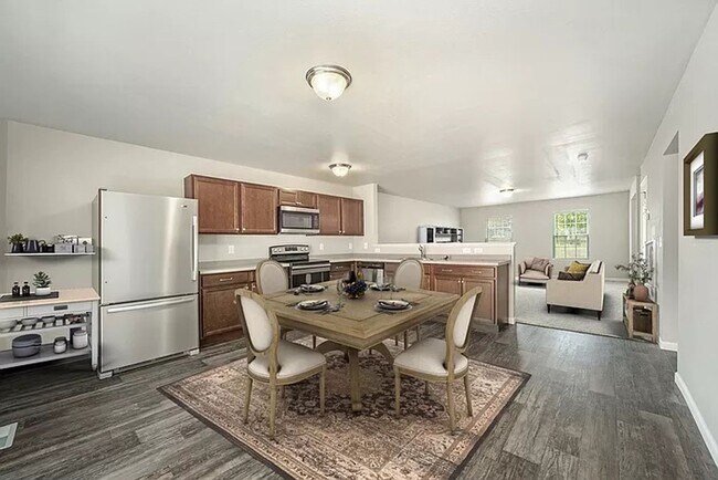 Building Photo - Beautiful Neighborhood with Newer Home for...