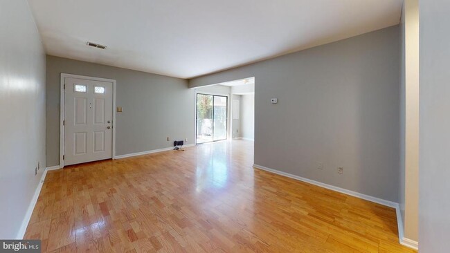 Building Photo - 3836 Miramonte Pl