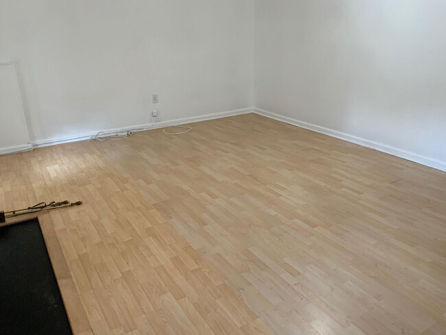 Building Photo - 11147 Maryland Manor Ct